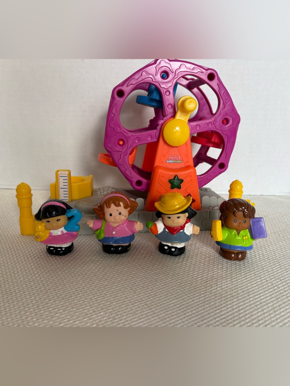 Fisher Price Little People 2003 Carnival Ferris Wheel W/ 4 Little People
